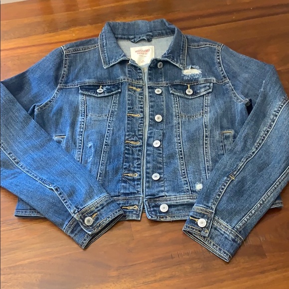 Mossimo Supply Co. Jackets & Blazers - Women’s jean jacket.
